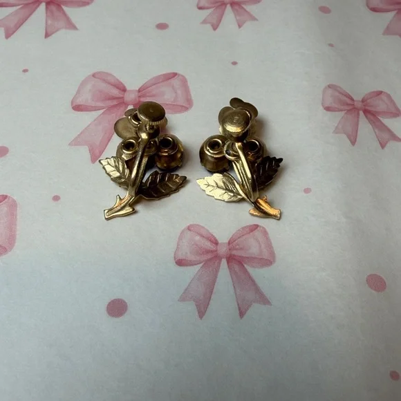 Vintage screwback, long stem, rose earrings with cobalt blue rhinestones - Picture 2 of 2